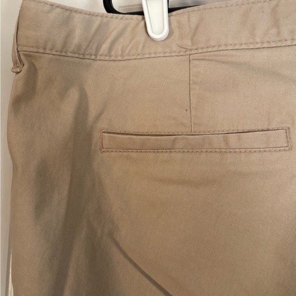 Old Navy Women’s Bootcut Khaki Pants - Picture 7 of 7
